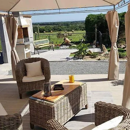 Maison Renovee A La Ferme Avec Jardin Prive, Wi-fi, Peche, Balancoire, Trampoline - *